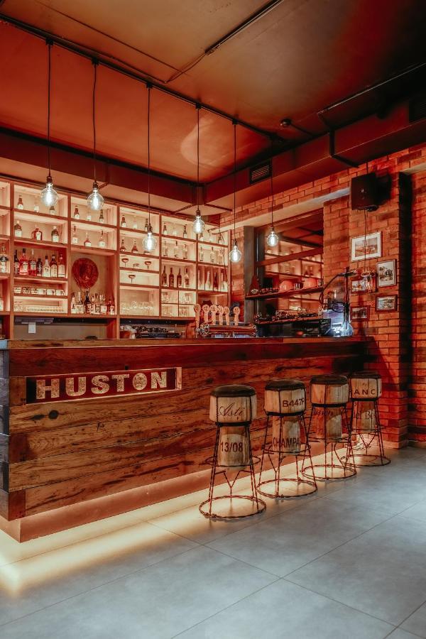 Отель Huston Экстерьер фото